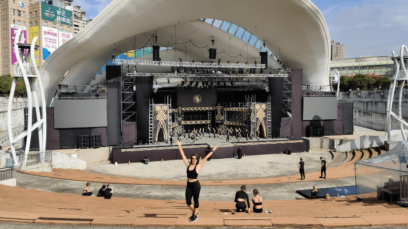 Lynsey Smyth in front of stadium